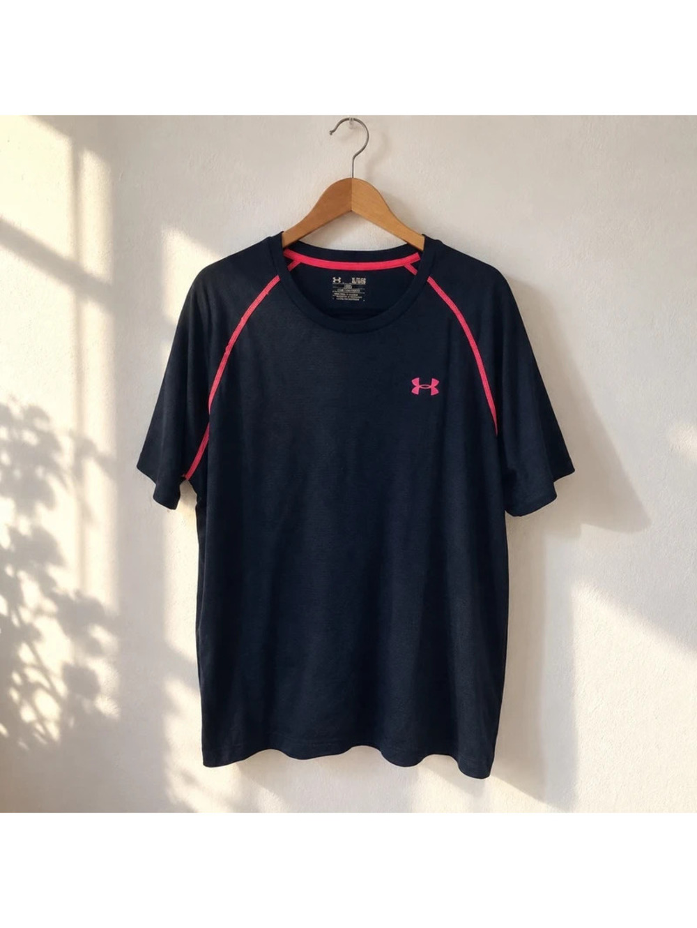 Under Armour HeatGear Men’s XL Navy Pink Short Sleeve Performance Shirt Tee